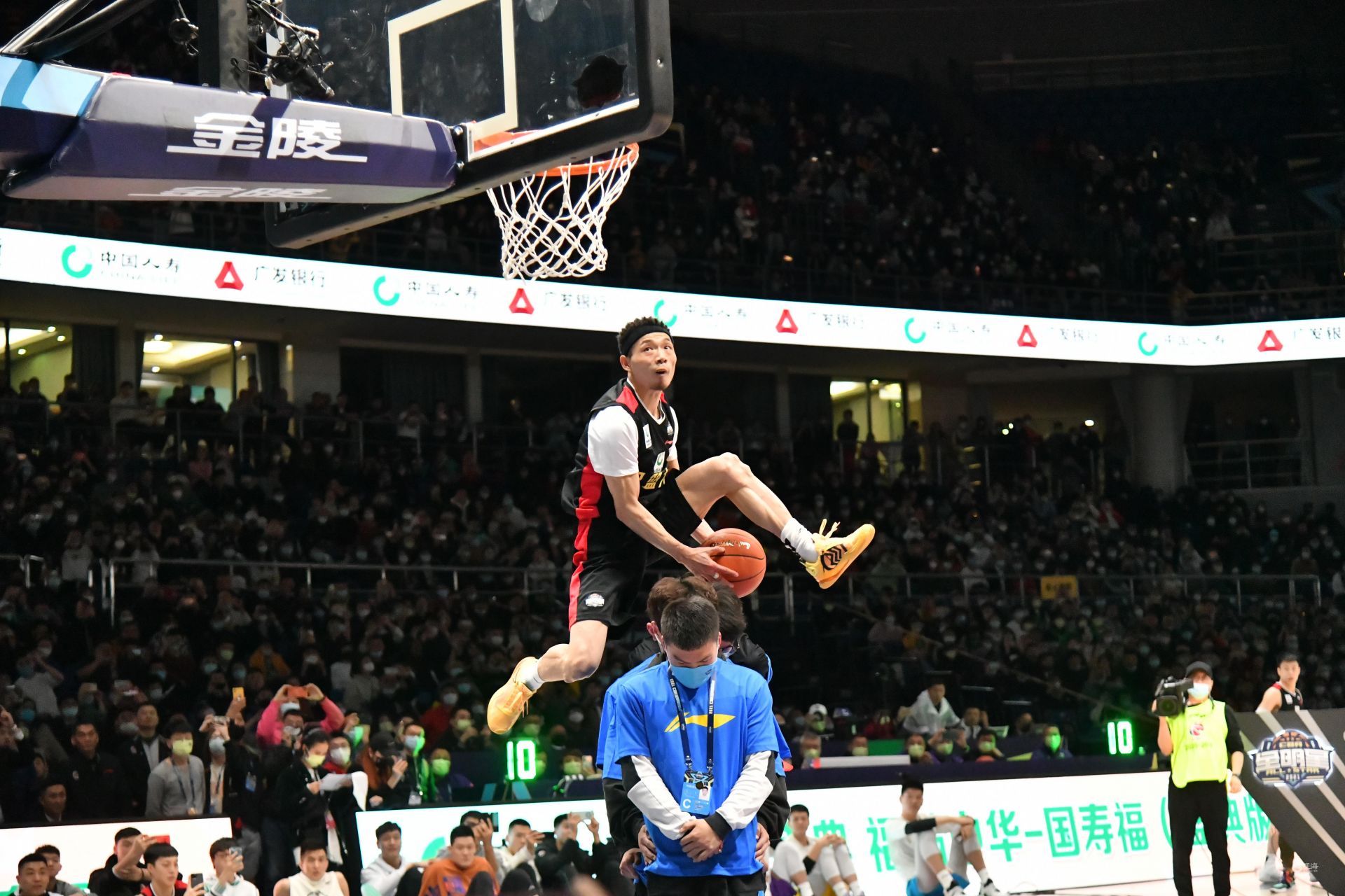 来自其他队 来自其他队